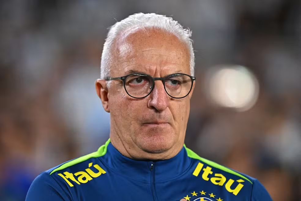 Dorival diz que planejamento falhou contra Argentina e admite pressão, mas avisa: “Nunca desisto