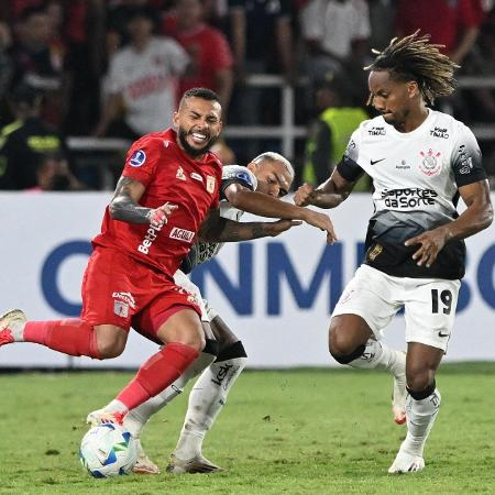 Análise: Corinthians tem mais sorte do que juízo em empate com o América de Cali na Colômbia