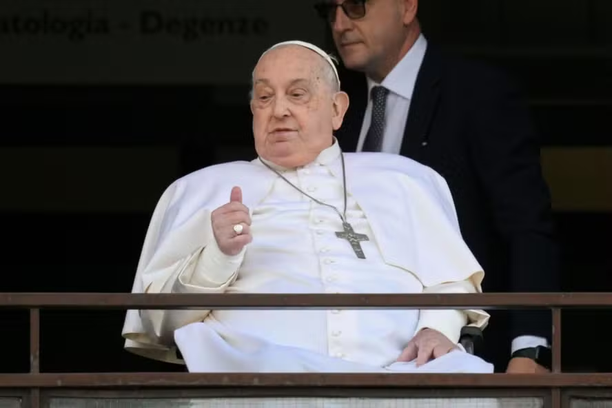 Último dia do Papa Francisco teve reunião e aparição pública