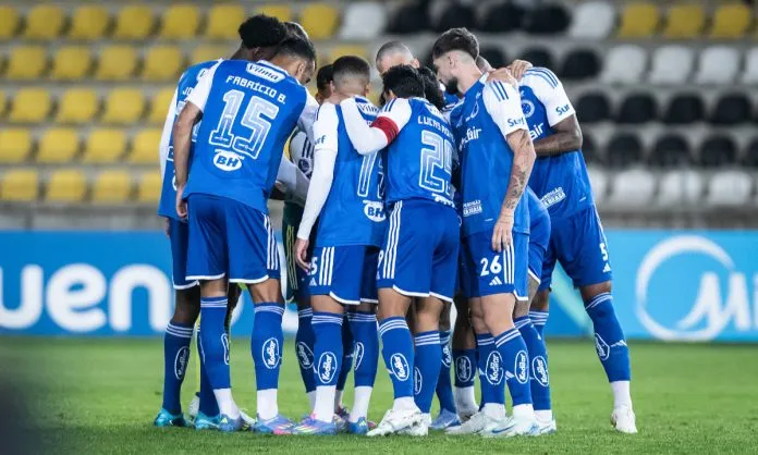 Cruzeiro é derrotado no retorno de Dudu e Gabigol e acumula mais um vexame na Sul-Americana.
