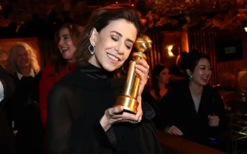 Fernanda Torres conquista o Globo de Ouro 2025 e entra para a história.