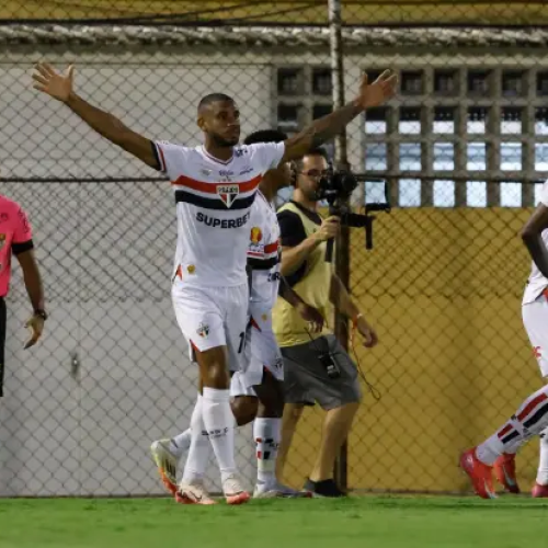 São Paulo brilha, vence por 3 a 1 e anima Zubeldía!