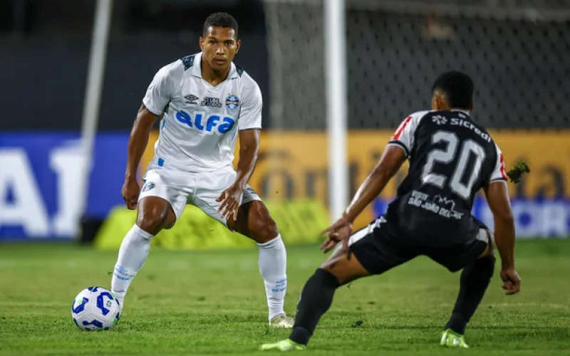 Grêmio vence o Athletic em jogo marcado por gols inusitados na Copa do Brasil