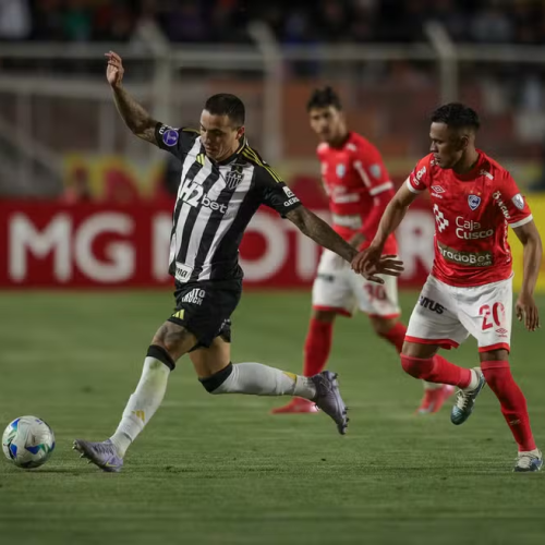 Atlético-MG domina na altitude, desperdiça chances e deixa bons sinais na Sul-Americana