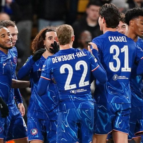 Chelsea supera o Shamrock Rovers, garante 100% de aproveitamento e avança como líder na Liga Europa.